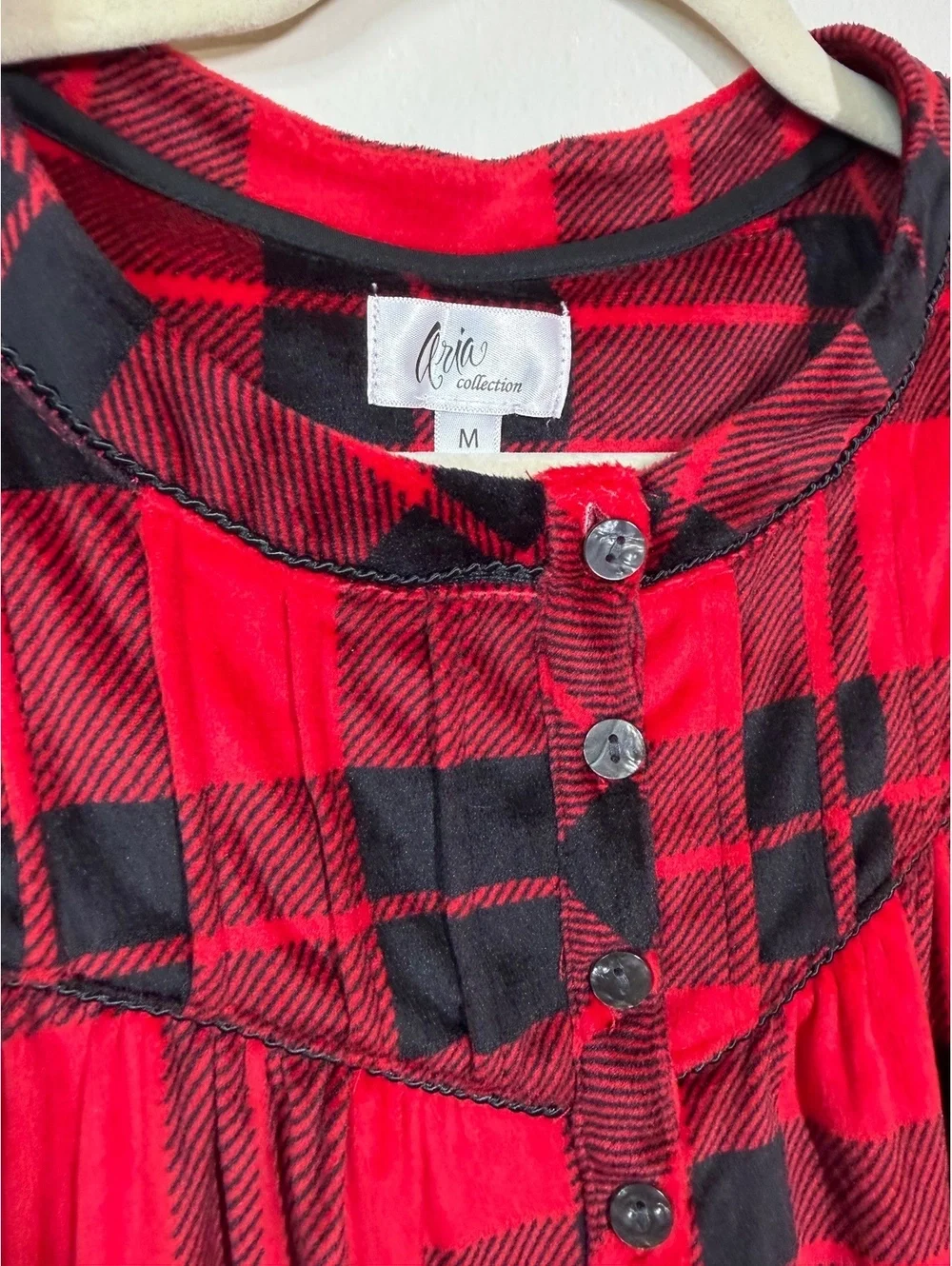 Aria Collection Red and Black Plaid Long Sleeve Nightgown Medium